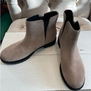 Nwt Sorel Emilie II Chelsea bootie Women 7.5/ 38.5 EU Waterproof Tan Suede Boots
